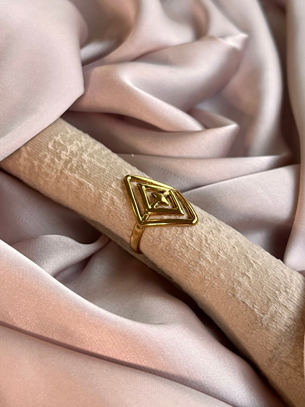 Aurelia Ring