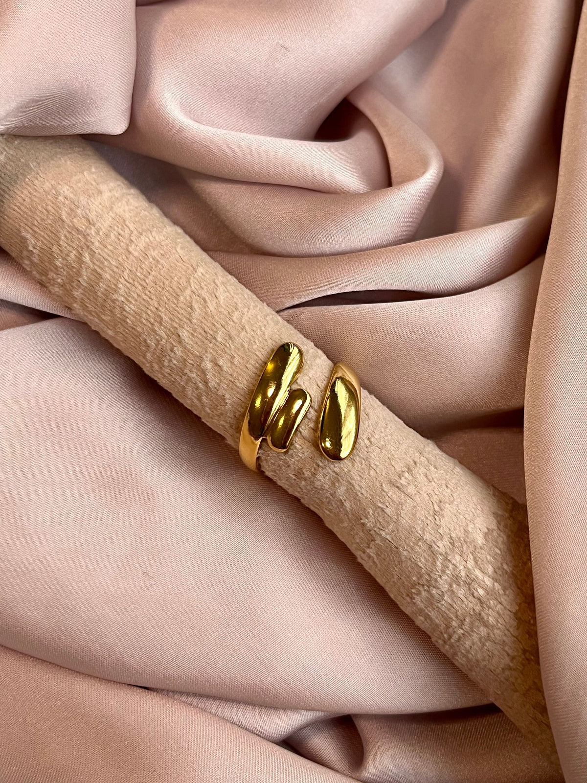 Lune Drop Ring